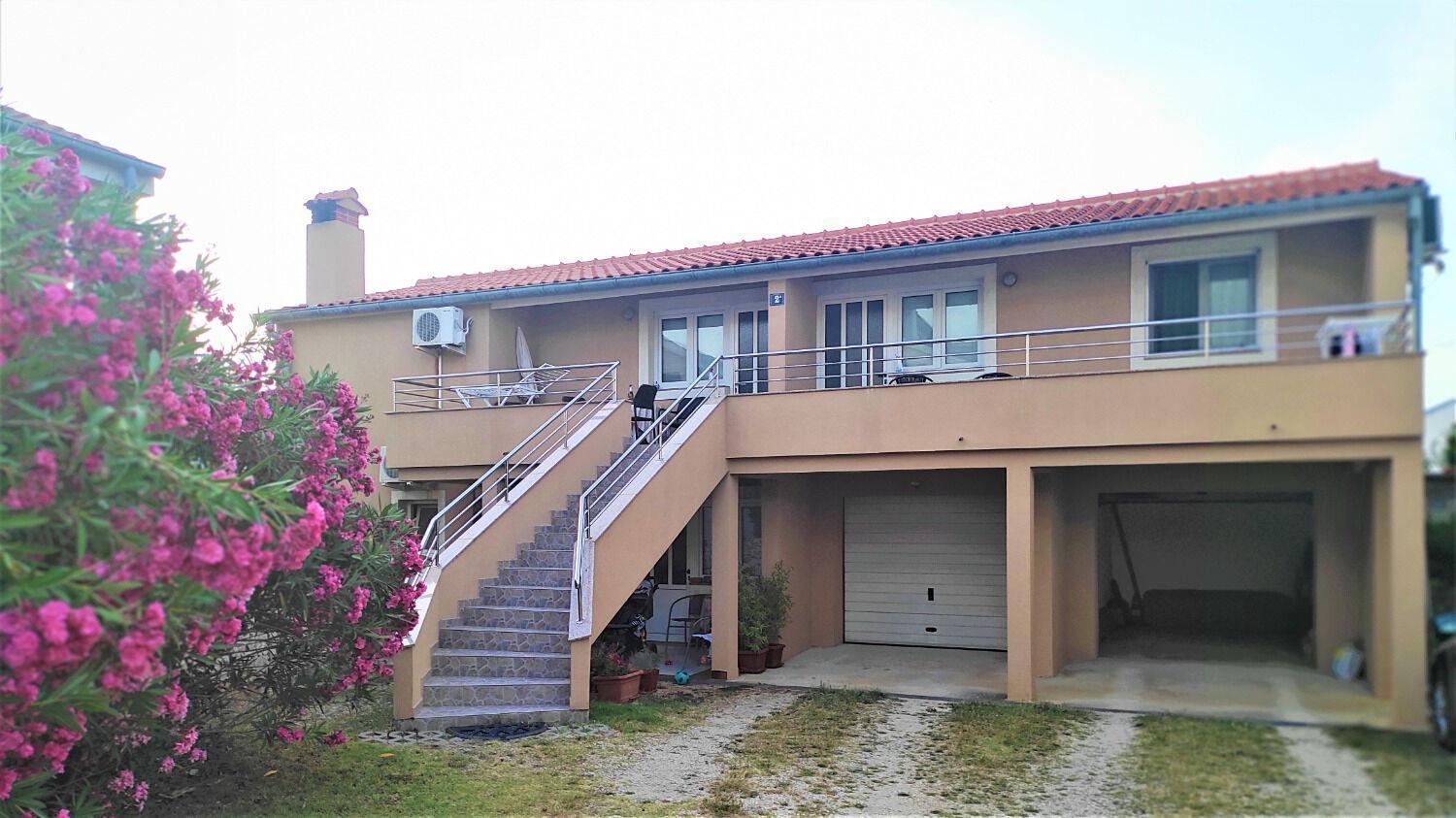 Apartments Remi Нін Екстер'єр фото